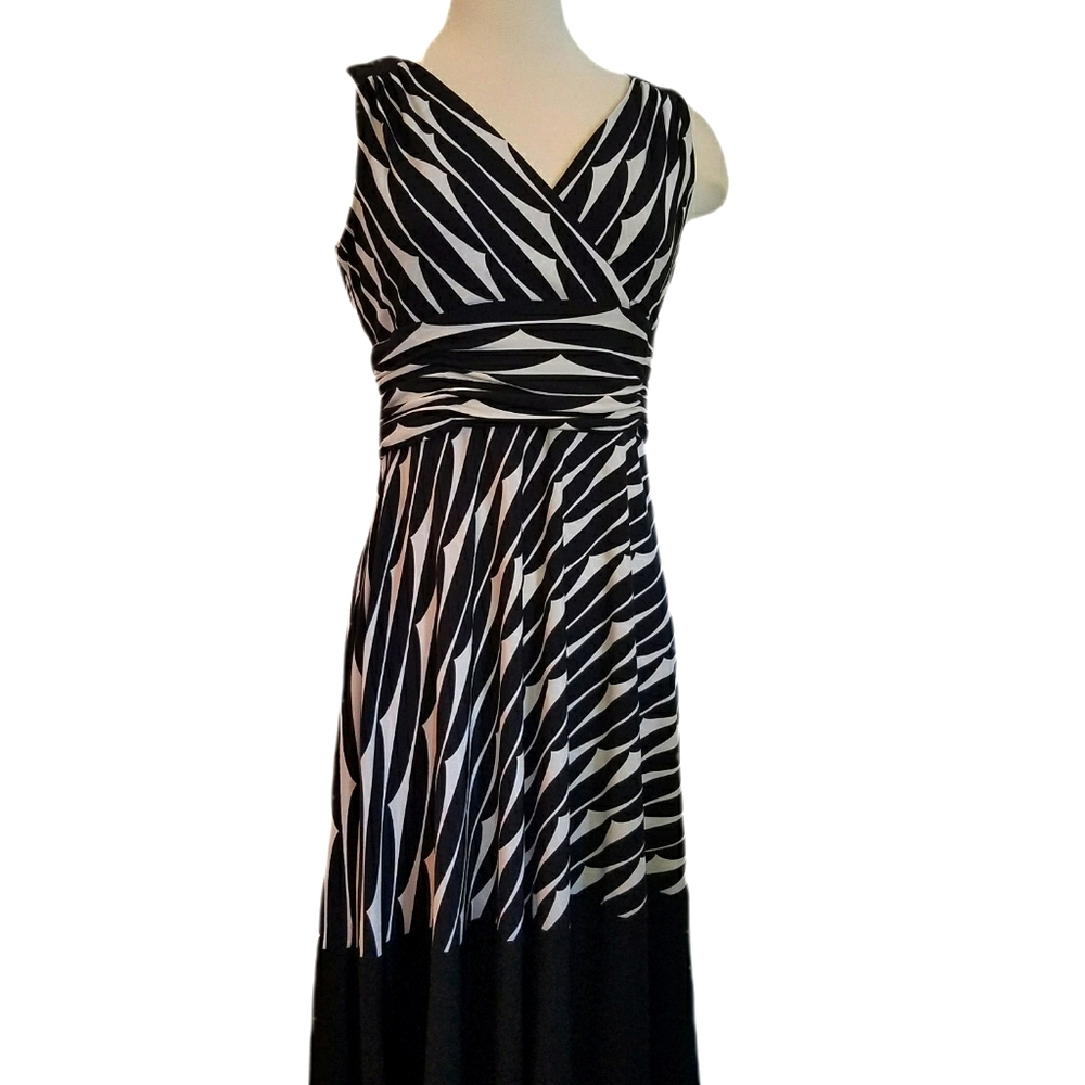 Donna Morgan Black and White Dress. 6.